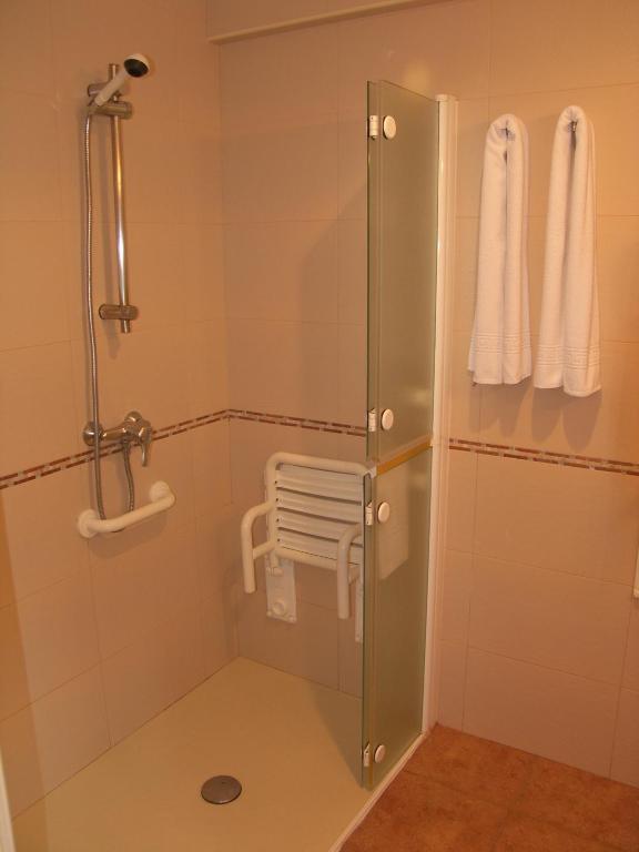 Hotel Melida Ostatua Ermua Zimmer foto